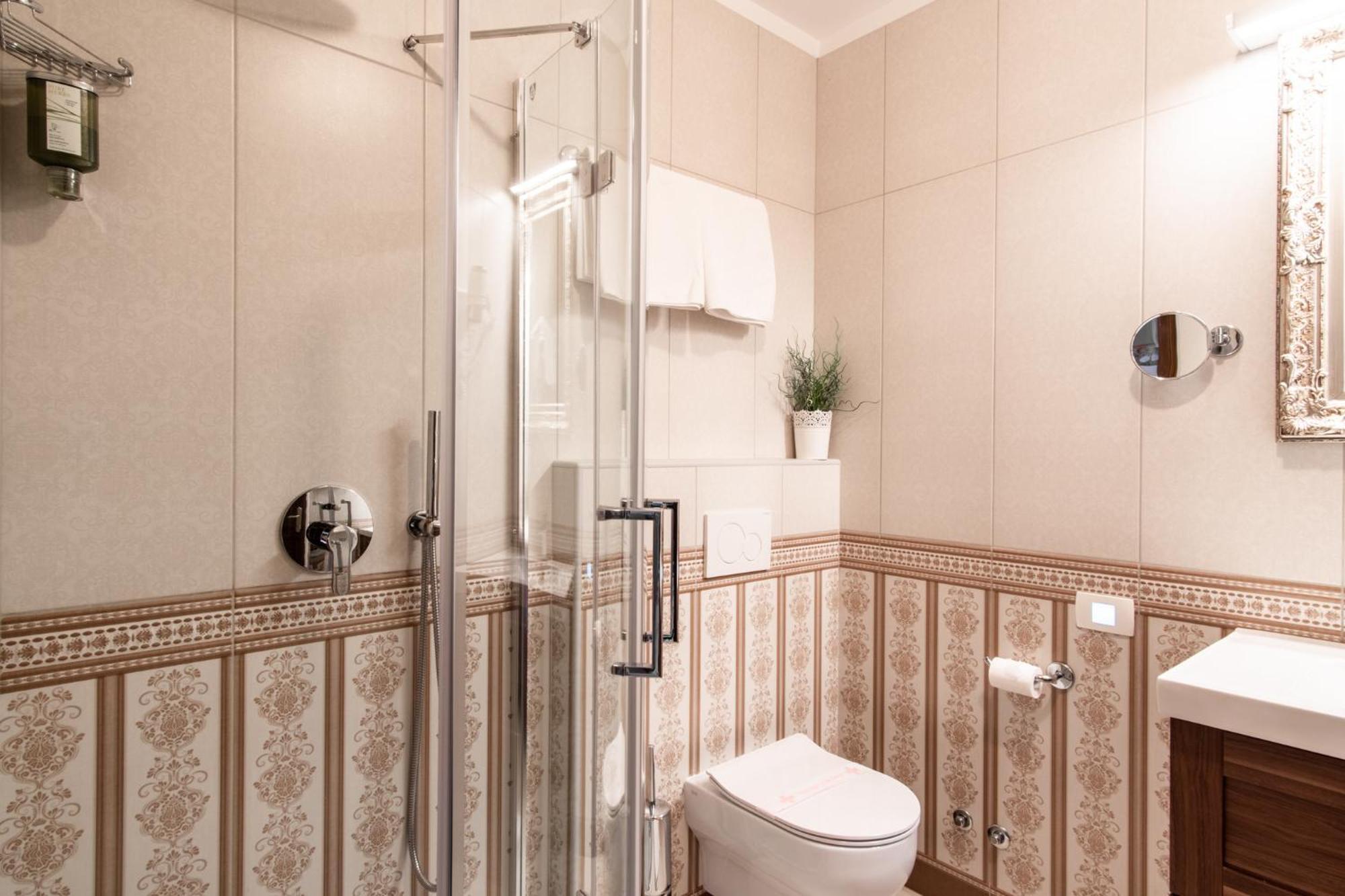 Boutique Hotel Grahor Sežana الغرفة الصورة