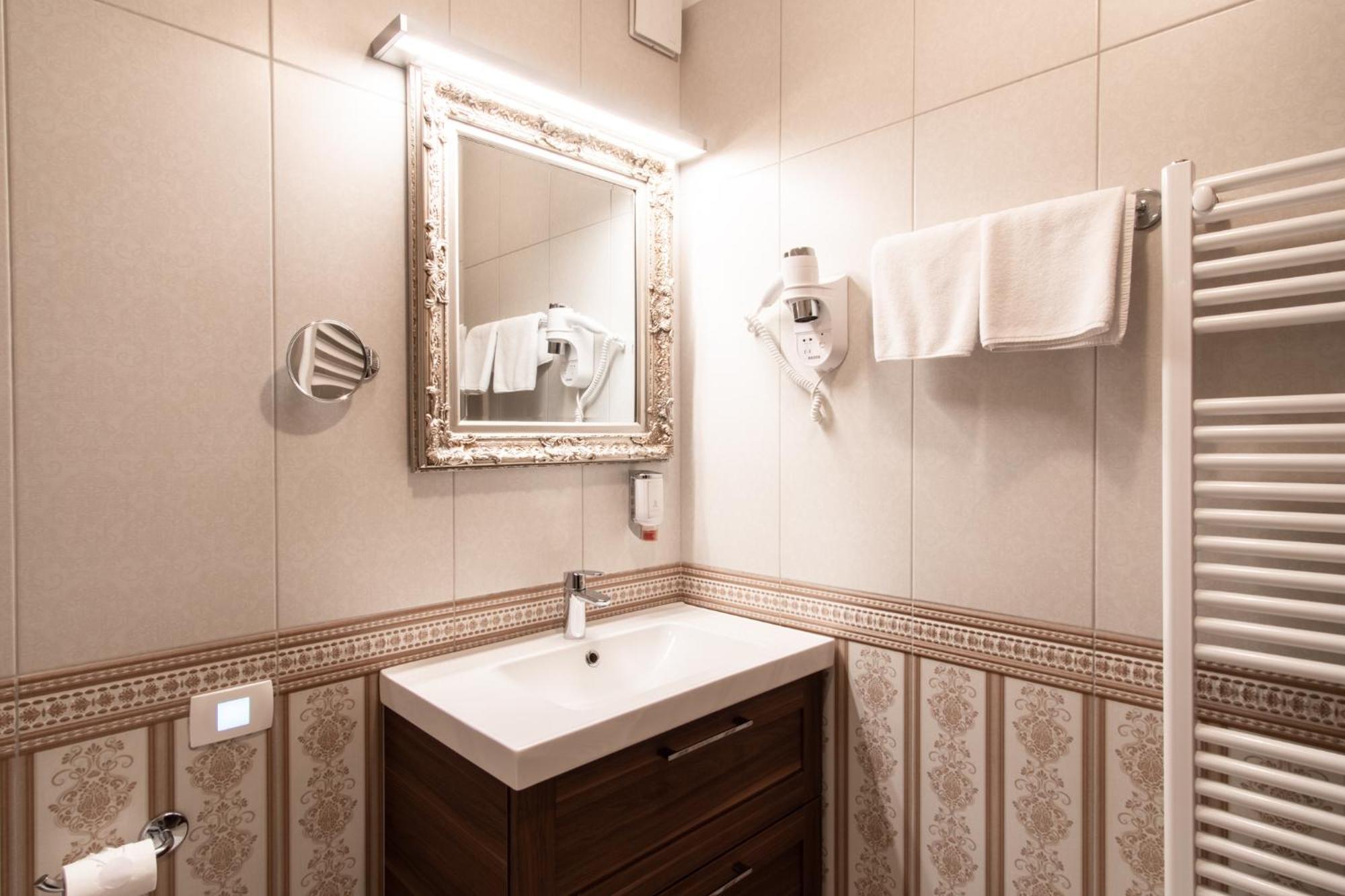 Boutique Hotel Grahor Sežana الغرفة الصورة