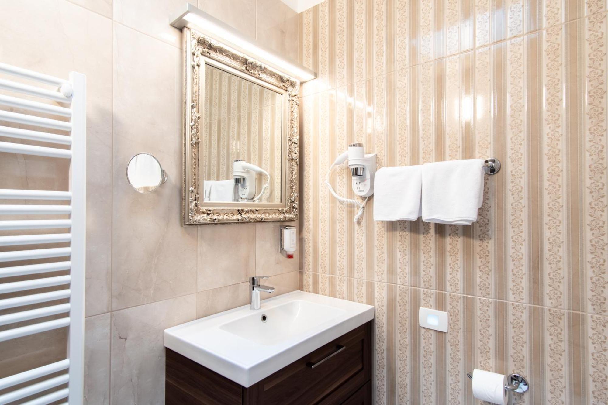 Boutique Hotel Grahor Sežana الغرفة الصورة